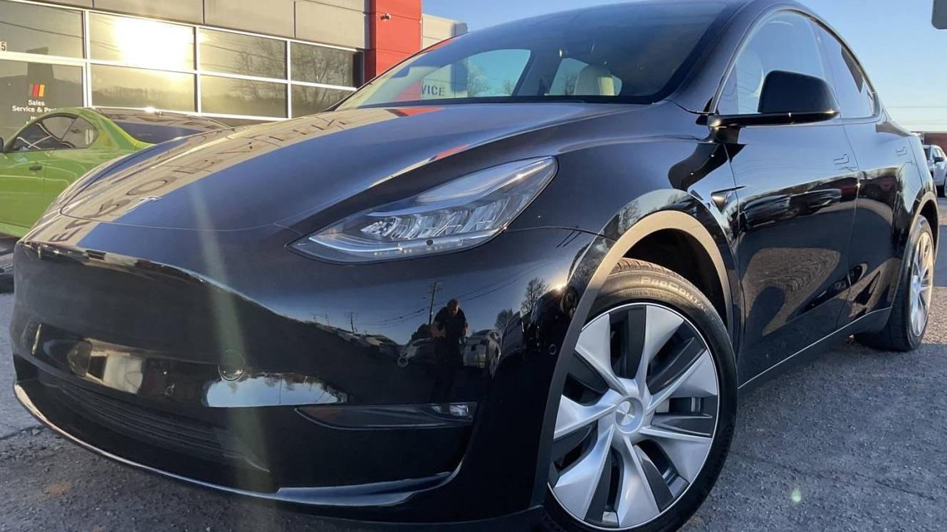 TESLA MODEL Y 2022 7SAYGAEE5NF383518 image